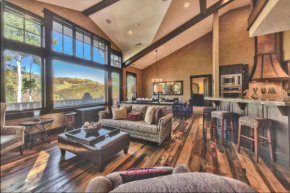 Elegant mountain retreat at Deer Valley, walk to skiing, private hot tub, mountain views